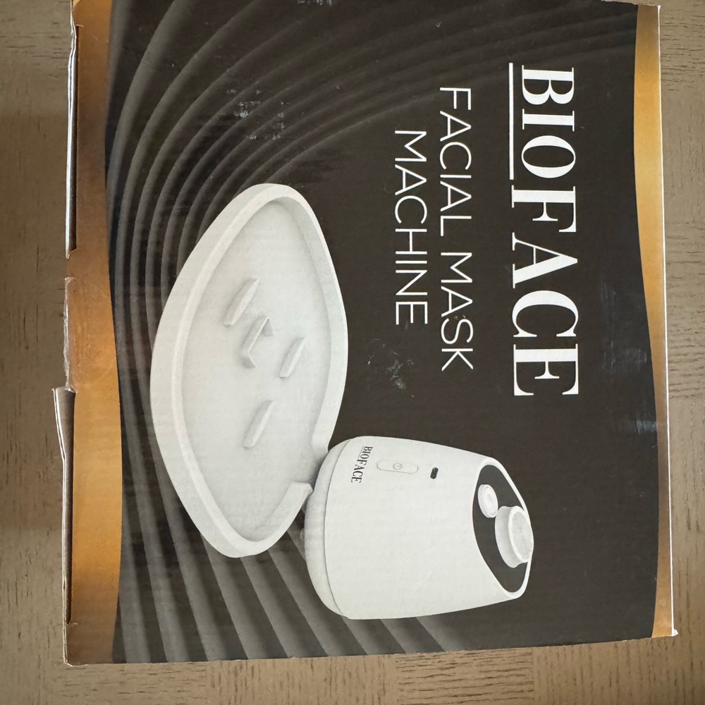White Facial Mask Machine - Picture 2 of 5